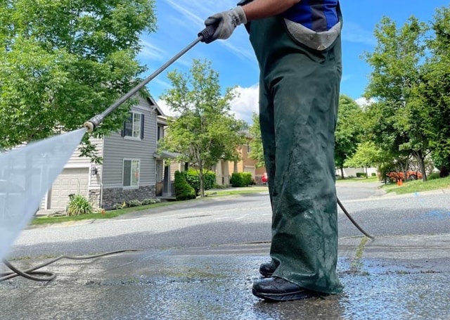 Choosing a Commercial Power Washing Company in NJ With Proven Experience and Quality Standards